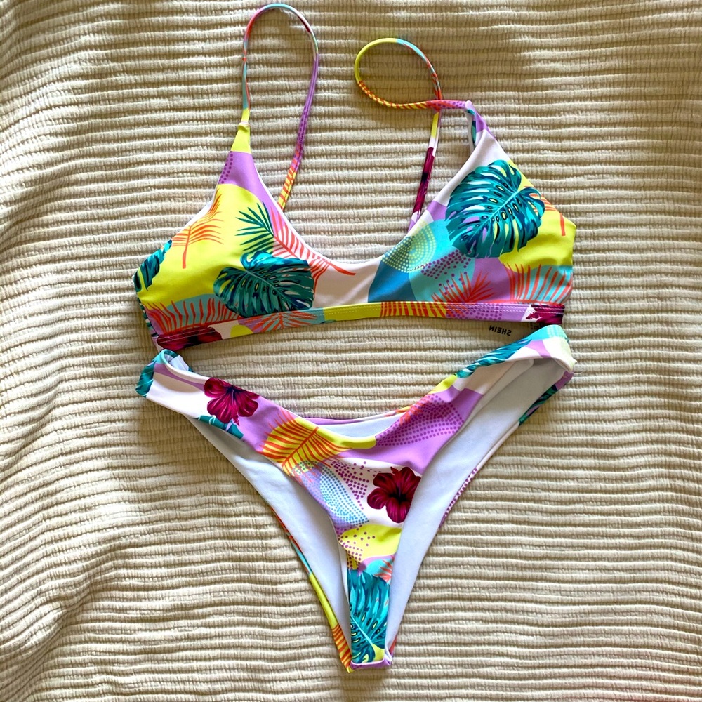 NWOT SHEIN Bikini set SzL